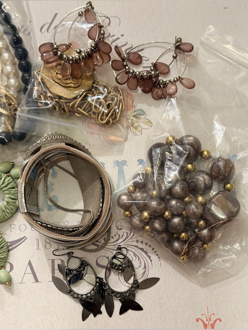 Jewelry bundle - Picture 2 of 5